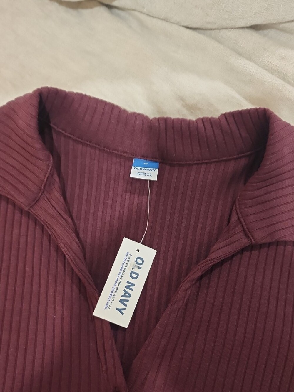 Old Navy Burgundy Ribbed Button-Front Collared Top - Picture 2 of 3